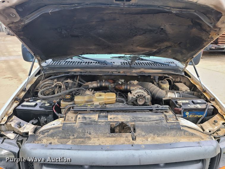 image for item DH5826 1999 Ford F550 Super Duty truck cab and chassis