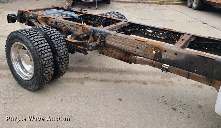 image for item DH5826 1999 Ford F550 Super Duty truck cab and chassis