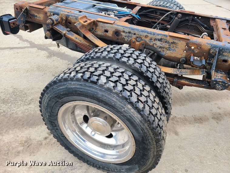 image for item DH5826 1999 Ford F550 Super Duty truck cab and chassis