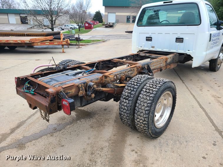 image for item DH5826 1999 Ford F550 Super Duty truck cab and chassis