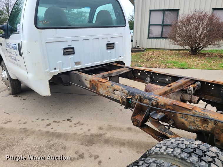 image for item DH5826 1999 Ford F550 Super Duty truck cab and chassis