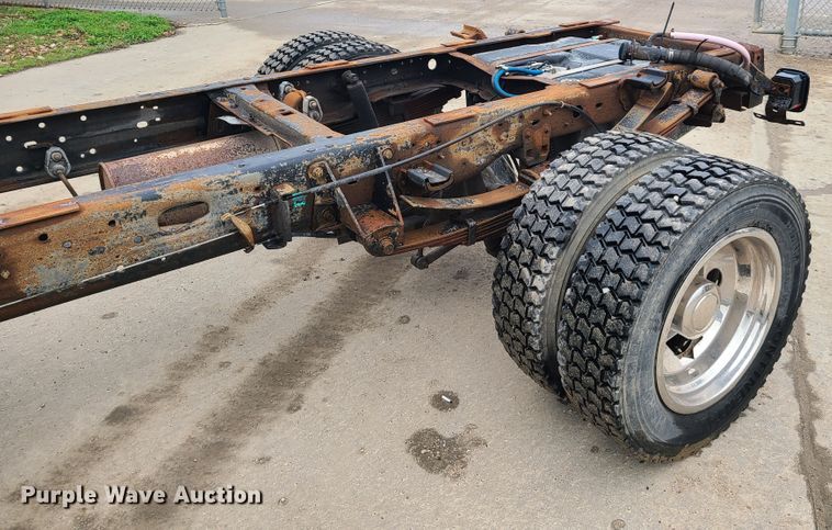 image for item DH5826 1999 Ford F550 Super Duty truck cab and chassis