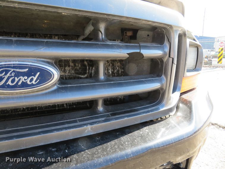 image for item DI2070 2000 Ford F350 Super Duty XL  flatbed pickup truck