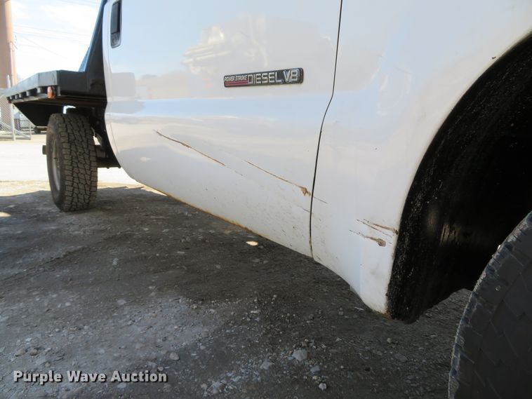 image for item DI2070 2000 Ford F350 Super Duty XL  flatbed pickup truck