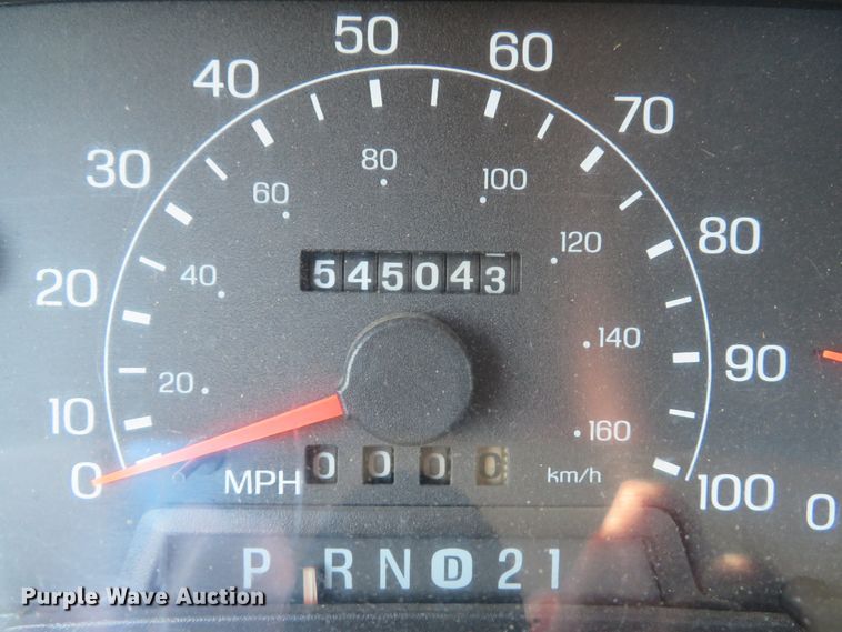 image for item DI2070 2000 Ford F350 Super Duty XL  flatbed pickup truck