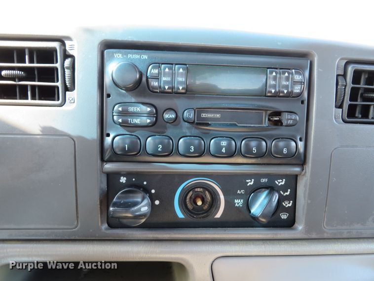 image for item DI2070 2000 Ford F350 Super Duty XL  flatbed pickup truck