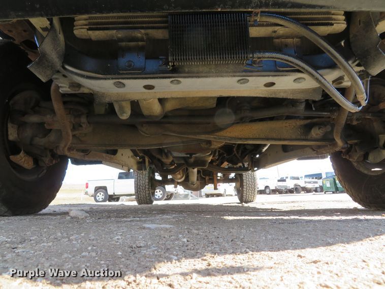 image for item DI2070 2000 Ford F350 Super Duty XL  flatbed pickup truck