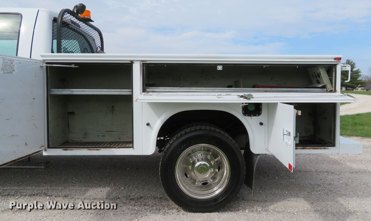 image for item DI2113 2008 Ford F550 Super Duty XL Crew Cab utility truck