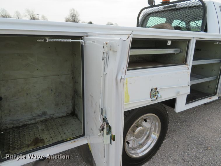 image for item DI2113 2008 Ford F550 Super Duty XL Crew Cab utility truck