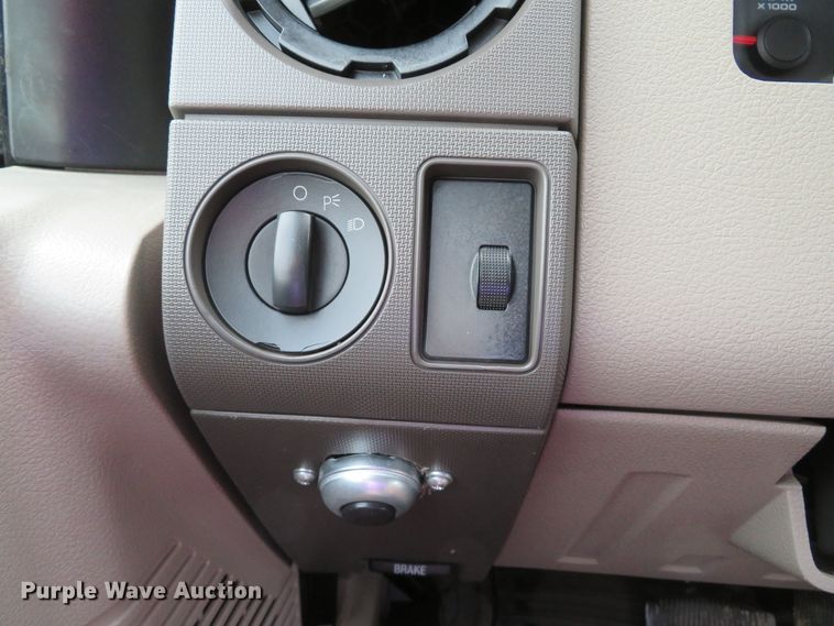 image for item DI2113 2008 Ford F550 Super Duty XL Crew Cab utility truck