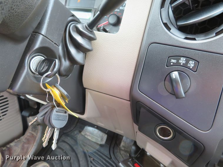 image for item DI2113 2008 Ford F550 Super Duty XL Crew Cab utility truck