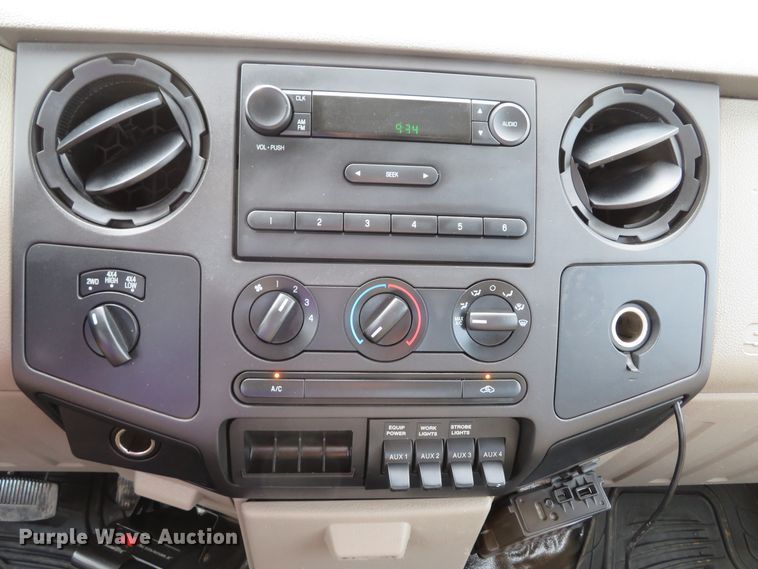 image for item DI2113 2008 Ford F550 Super Duty XL Crew Cab utility truck