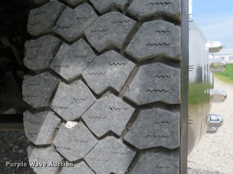 image for item DI2113 2008 Ford F550 Super Duty XL Crew Cab utility truck