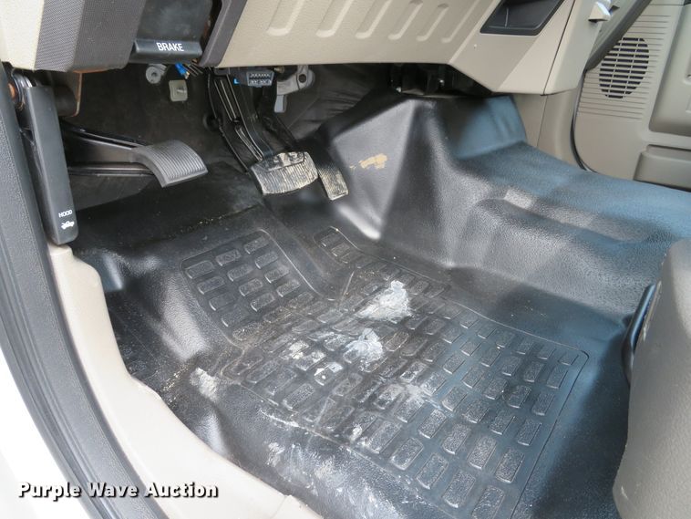 image for item DI2114 2010 Ford F450 Super Duty XL truck cab and chassis