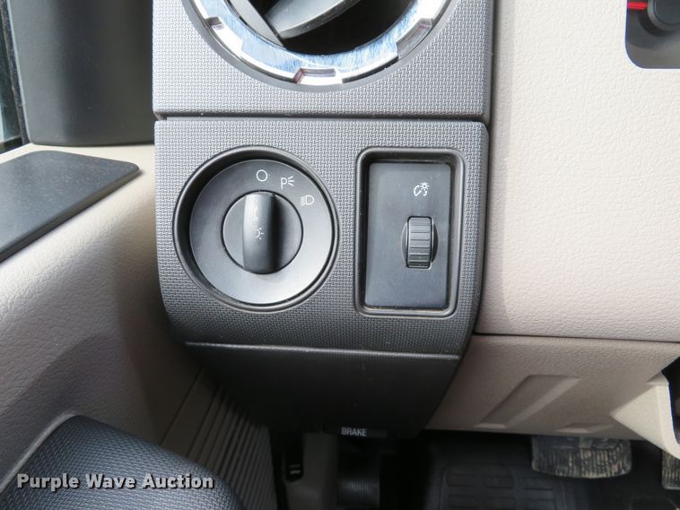 image for item DI2114 2010 Ford F450 Super Duty XL truck cab and chassis