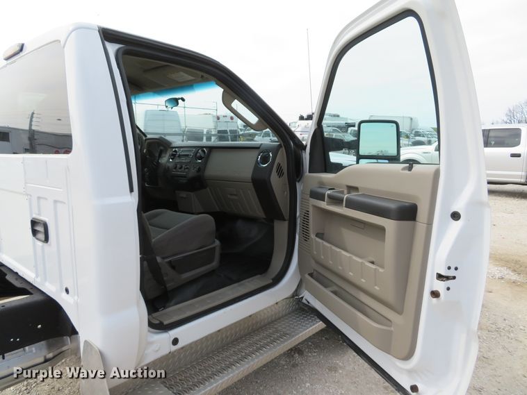 image for item DI2114 2010 Ford F450 Super Duty XL truck cab and chassis