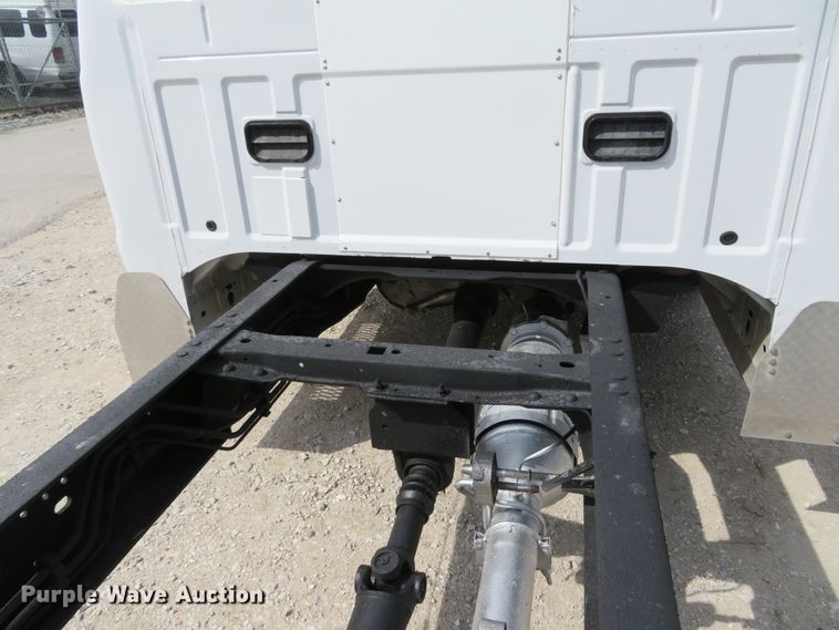 image for item DI2114 2010 Ford F450 Super Duty XL truck cab and chassis