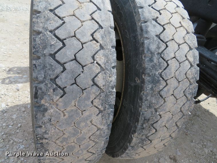 image for item DI2114 2010 Ford F450 Super Duty XL truck cab and chassis