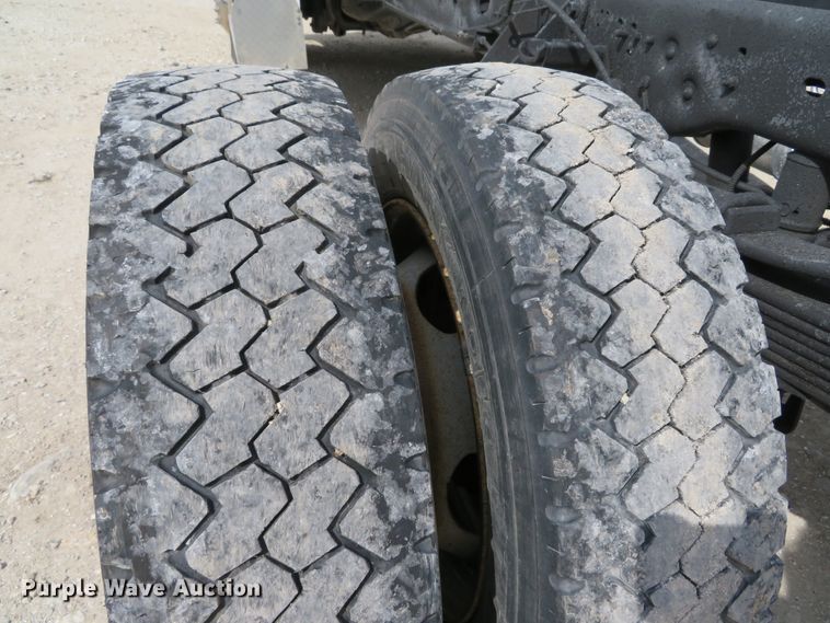 image for item DI2114 2010 Ford F450 Super Duty XL truck cab and chassis