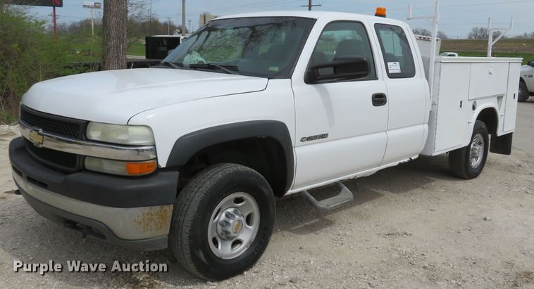 image for item DI2116 2002 Chevrolet Silverado 2500HD  Ext. Cab utility bed pickup truck