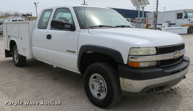 image for item DI2116 2002 Chevrolet Silverado 2500HD  Ext. Cab utility bed pickup truck