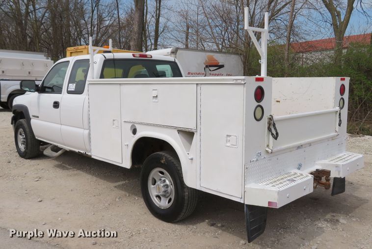 image for item DI2116 2002 Chevrolet Silverado 2500HD  Ext. Cab utility bed pickup truck