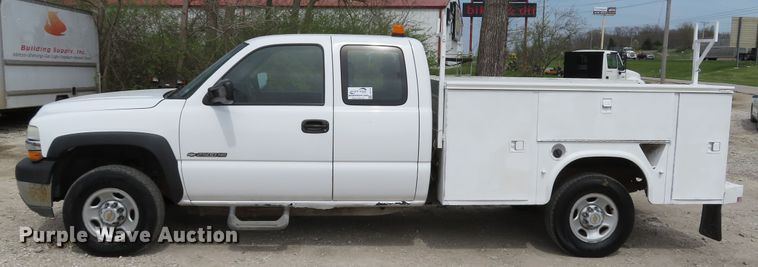 image for item DI2116 2002 Chevrolet Silverado 2500HD  Ext. Cab utility bed pickup truck