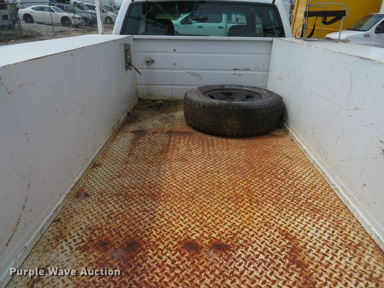 image for item DI2116 2002 Chevrolet Silverado 2500HD  Ext. Cab utility bed pickup truck