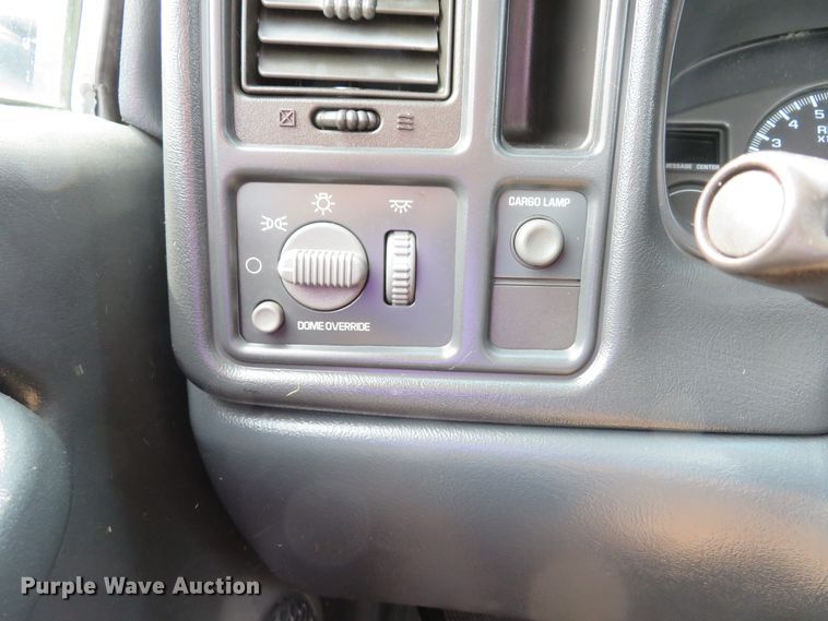 image for item DI2116 2002 Chevrolet Silverado 2500HD  Ext. Cab utility bed pickup truck