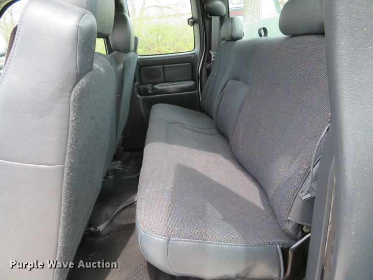 image for item DI2116 2002 Chevrolet Silverado 2500HD  Ext. Cab utility bed pickup truck