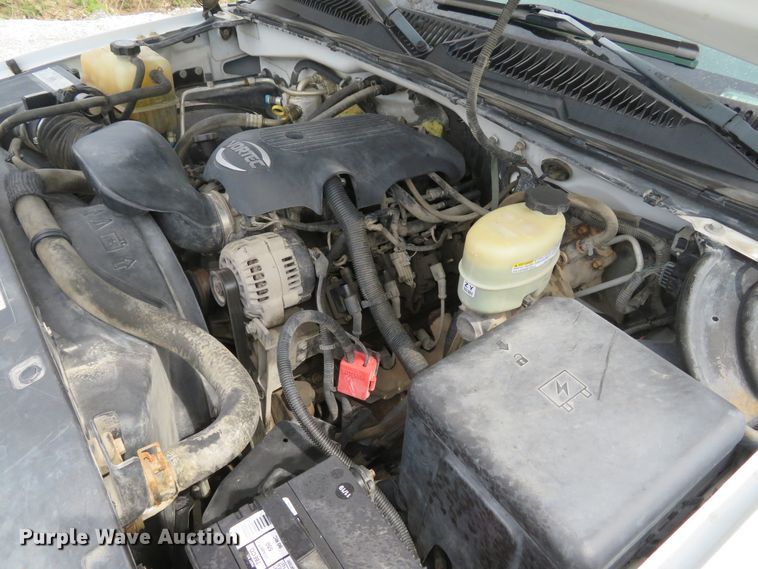 image for item DI2116 2002 Chevrolet Silverado 2500HD  Ext. Cab utility bed pickup truck