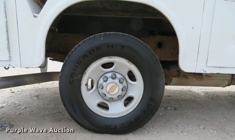 image for item DI2116 2002 Chevrolet Silverado 2500HD  Ext. Cab utility bed pickup truck