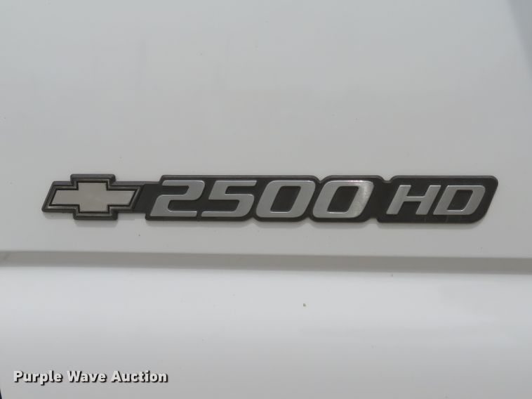 image for item DI2116 2002 Chevrolet Silverado 2500HD  Ext. Cab utility bed pickup truck