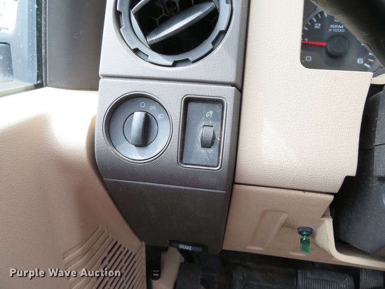 image for item DI2117 2008 Ford F250 Super Duty XL  pickup truck