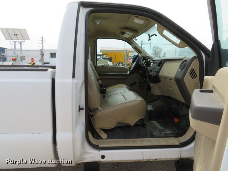 image for item DI2117 2008 Ford F250 Super Duty XL  pickup truck