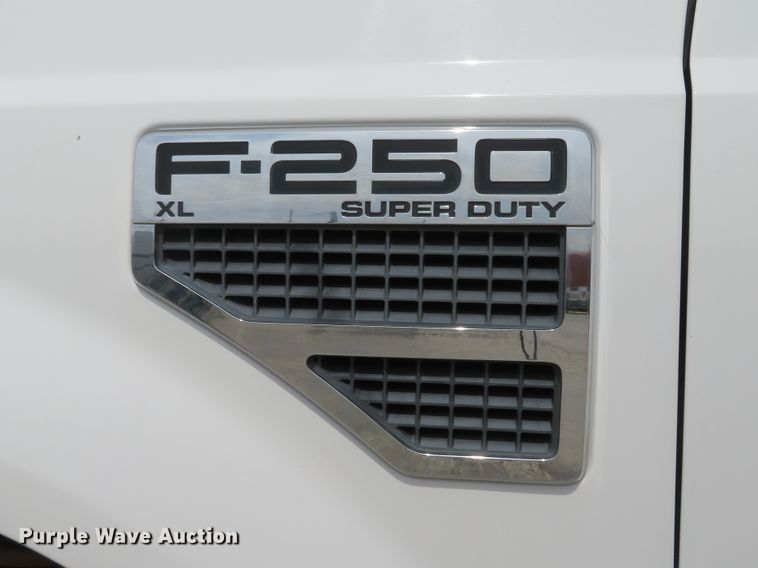 image for item DI2117 2008 Ford F250 Super Duty XL  pickup truck