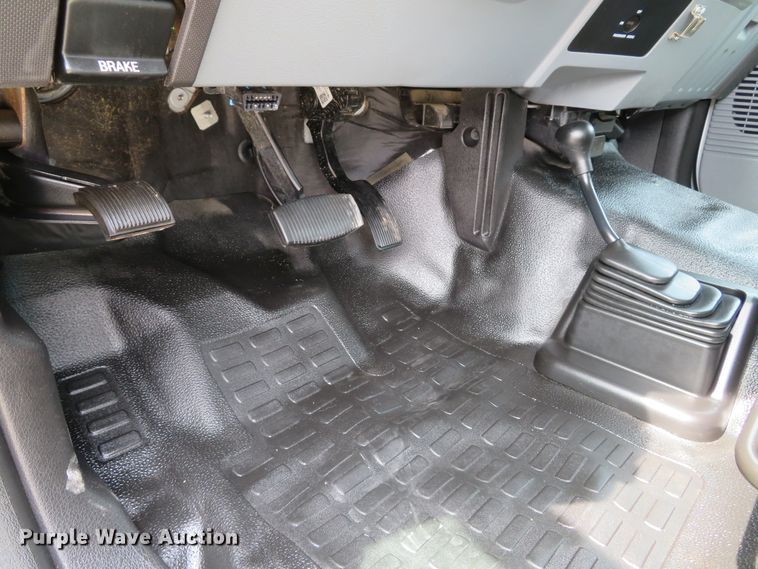 image for item DI2119 2012 Ford F550 Super Duty XL utility truck