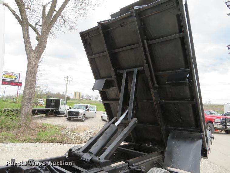 image for item DI2120 2004 GMC C4500 dump truck