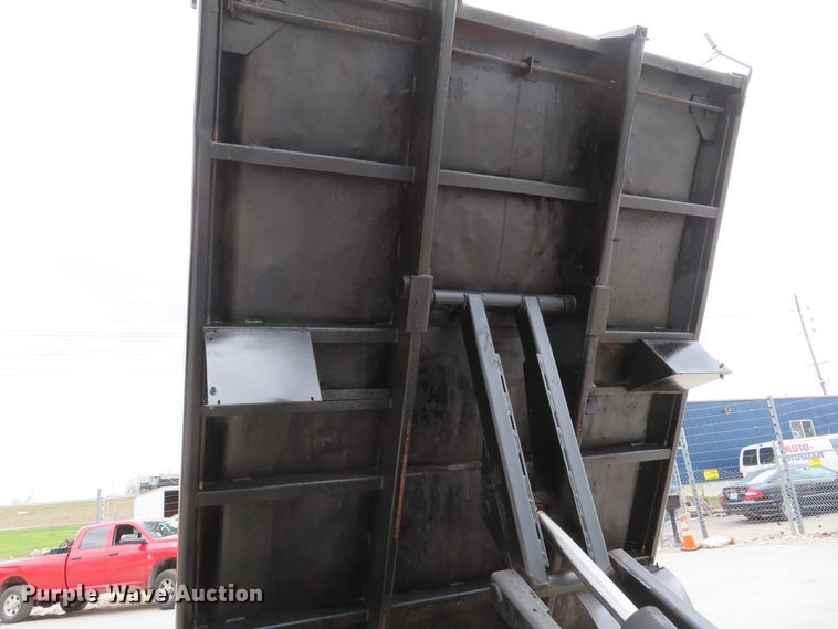 image for item DI2120 2004 GMC C4500 dump truck