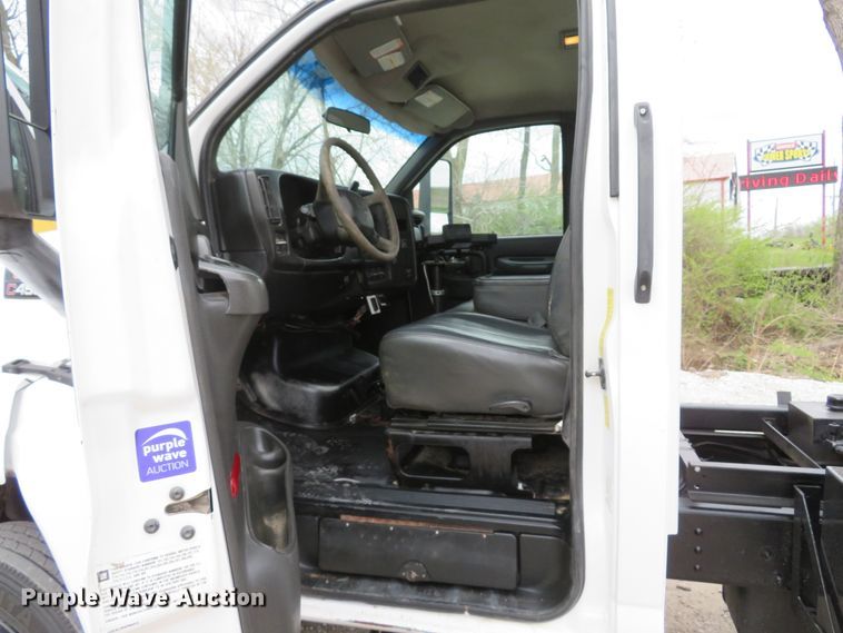 image for item DI2120 2004 GMC C4500 dump truck