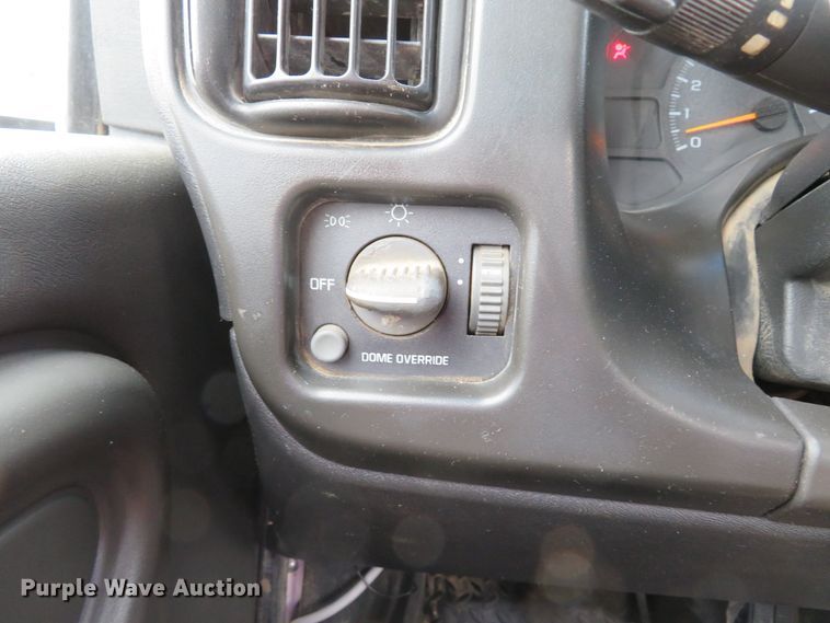 image for item DI2120 2004 GMC C4500 dump truck