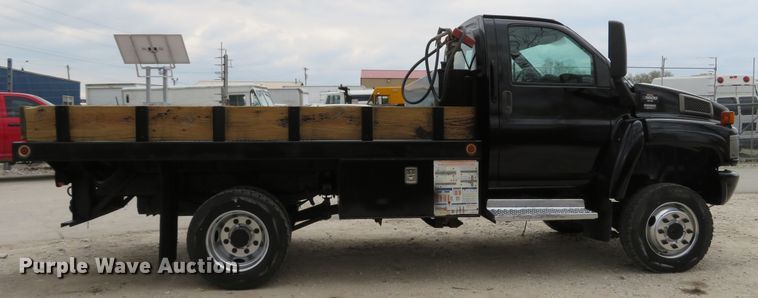 image for item DI2122 2006 GMC C5500 flatbed truck