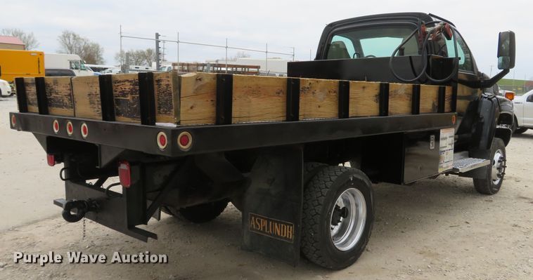image for item DI2122 2006 GMC C5500 flatbed truck