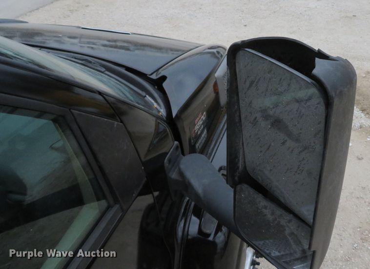 image for item DI2122 2006 GMC C5500 flatbed truck