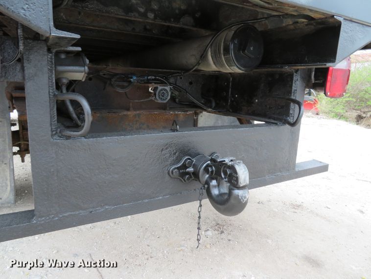 image for item DI2122 2006 GMC C5500 flatbed truck