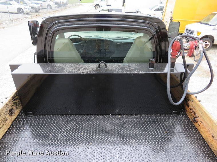 image for item DI2122 2006 GMC C5500 flatbed truck