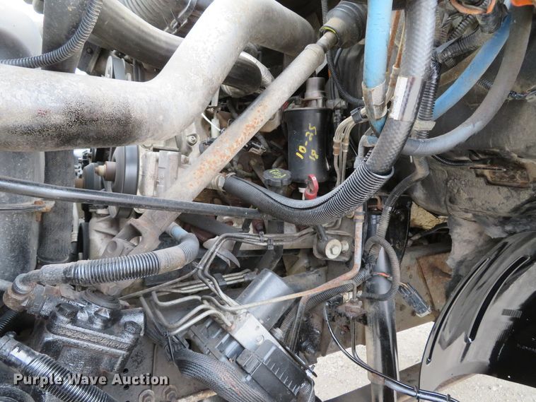 image for item DI2122 2006 GMC C5500 flatbed truck