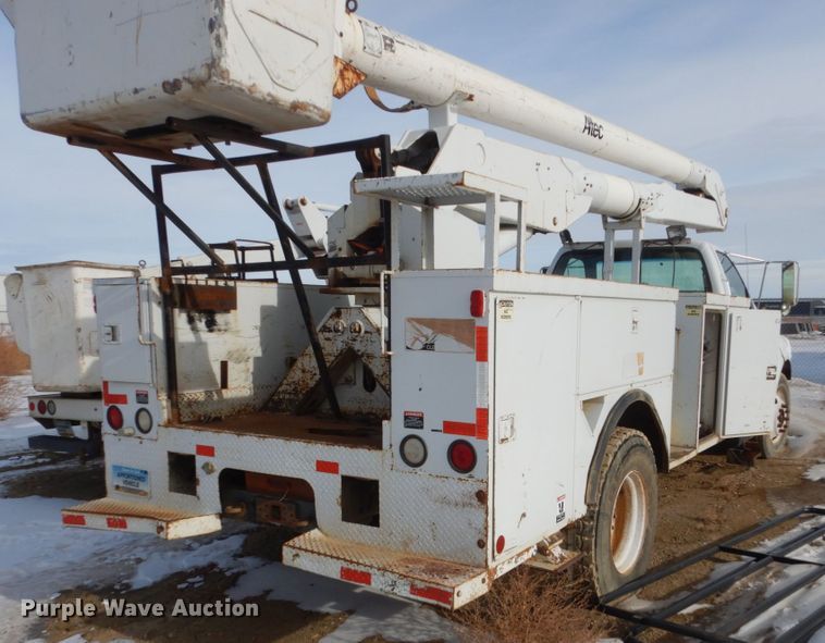 image for item FU9137 2000 Ford F650 Super Duty bucket truck