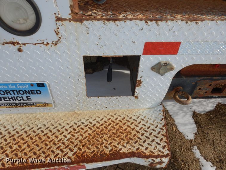 image for item FU9137 2000 Ford F650 Super Duty bucket truck