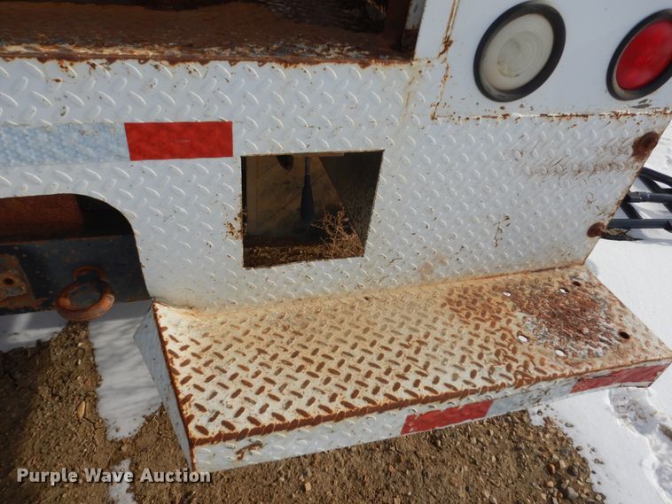 image for item FU9137 2000 Ford F650 Super Duty bucket truck